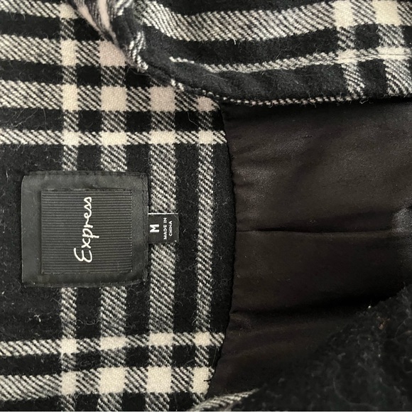 Women’s black and white plaid winter coat size m - Picture 4 of 6